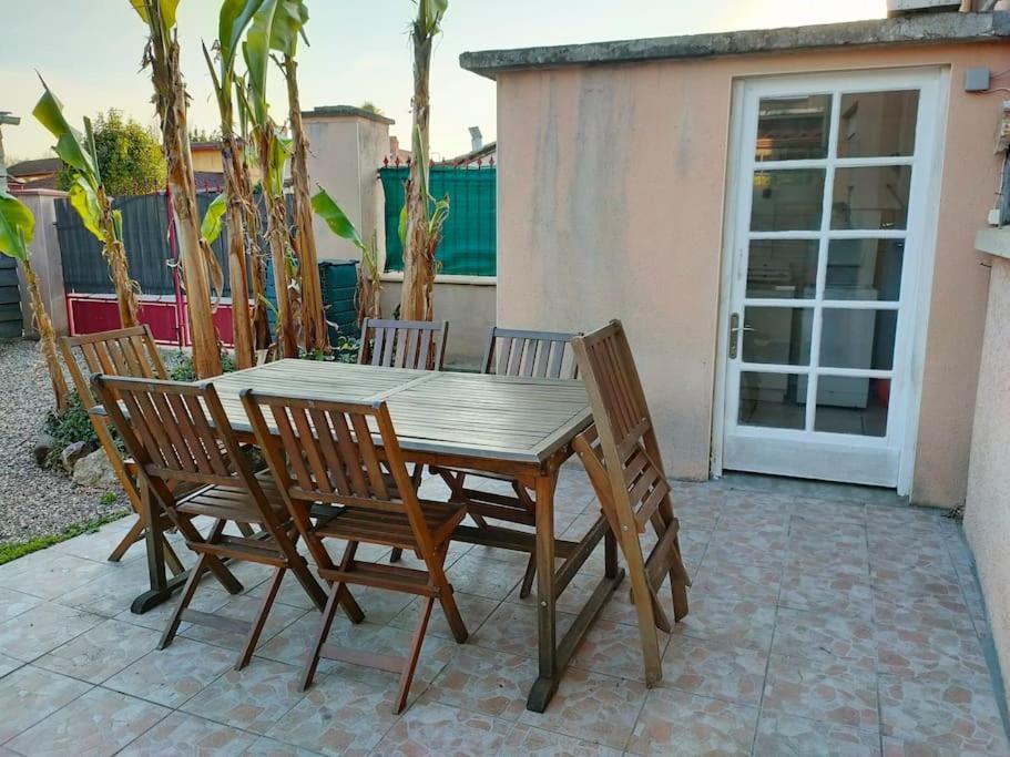 Meuble 3 Etoiles Dans Un Petit Village Du Gers Villecomtal-Sur-Arros Zewnętrze zdjęcie