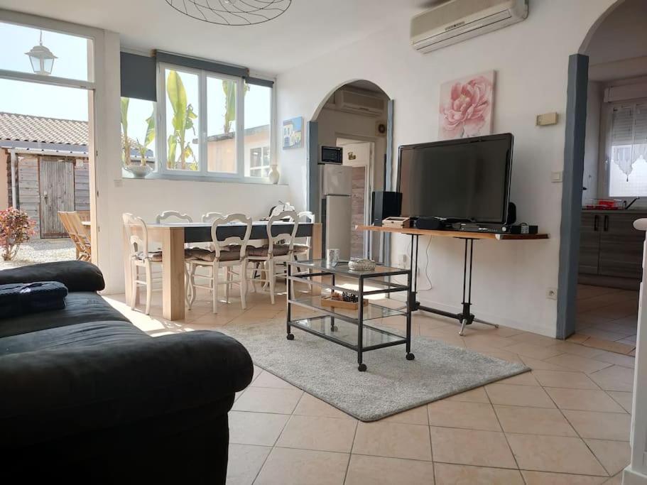 Meuble 3 Etoiles Dans Un Petit Village Du Gers Villecomtal-Sur-Arros Zewnętrze zdjęcie