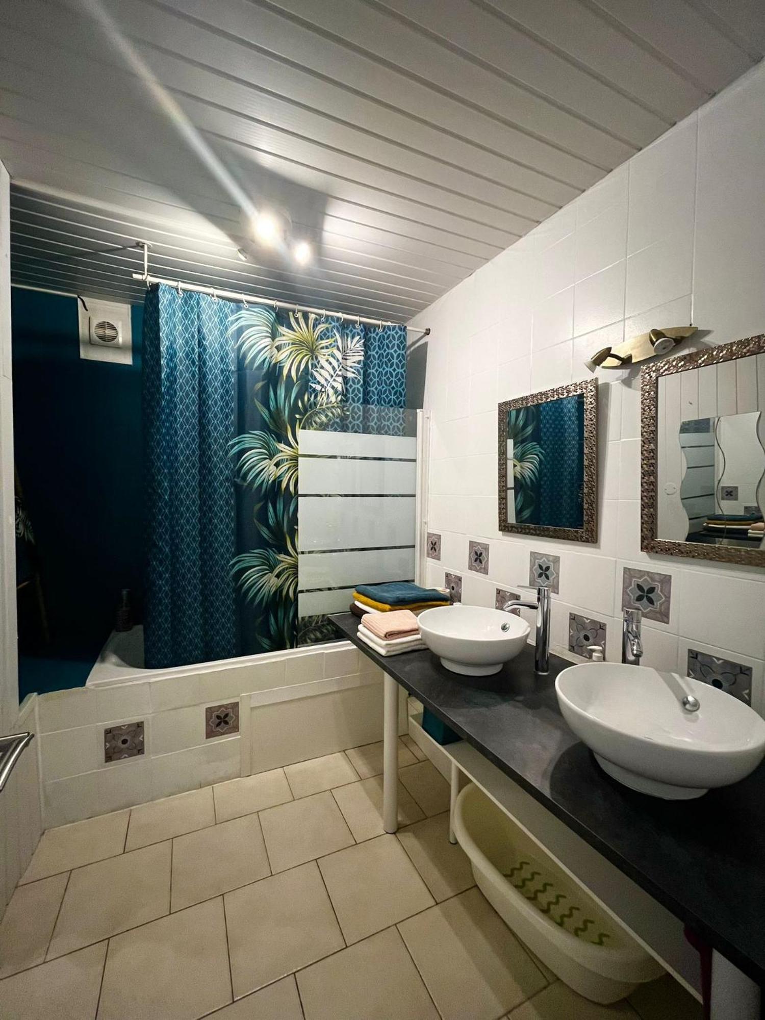 Meuble 3 Etoiles Dans Un Petit Village Du Gers Villecomtal-Sur-Arros Zewnętrze zdjęcie