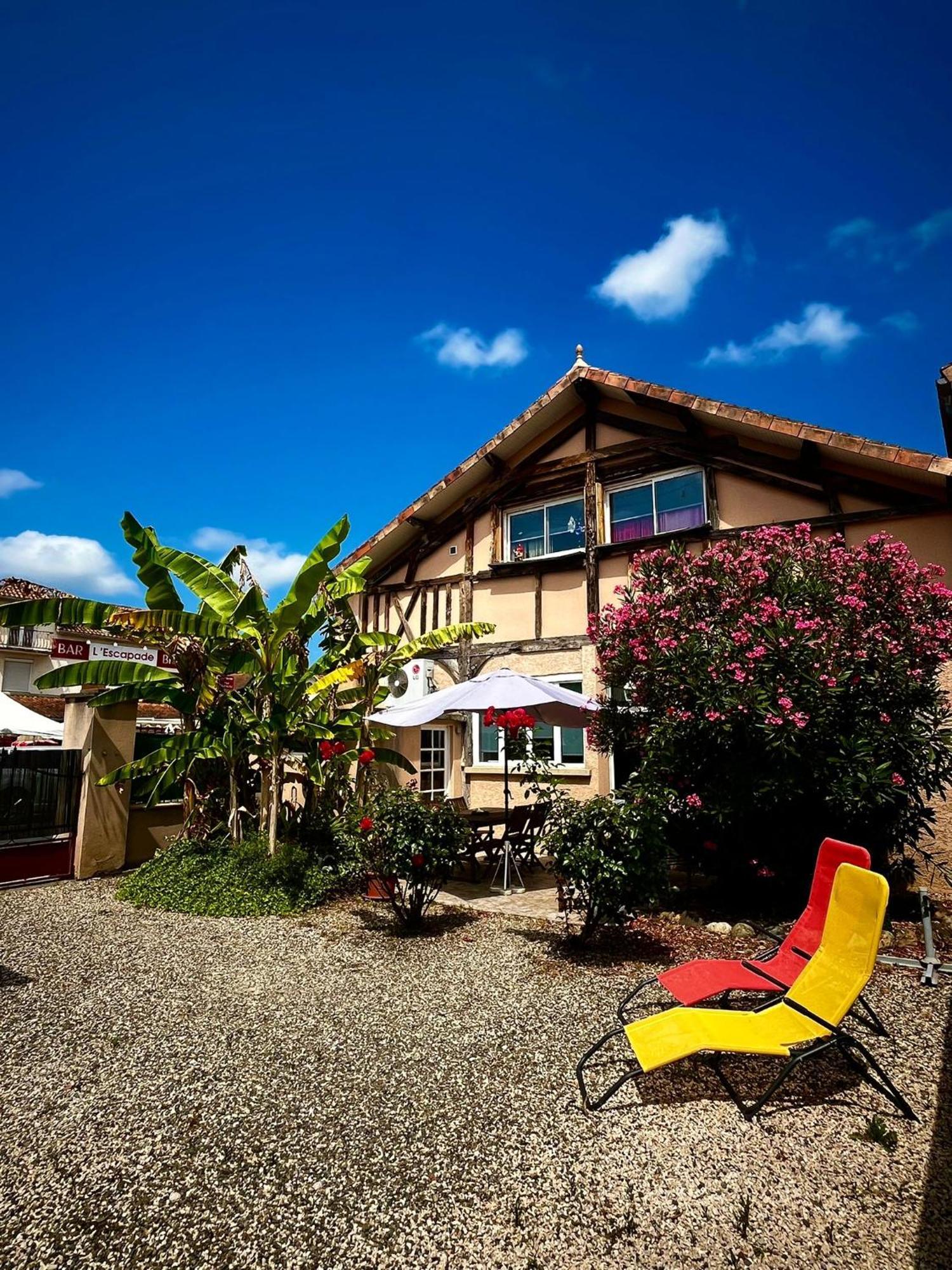 Meuble 3 Etoiles Dans Un Petit Village Du Gers Villecomtal-Sur-Arros Zewnętrze zdjęcie